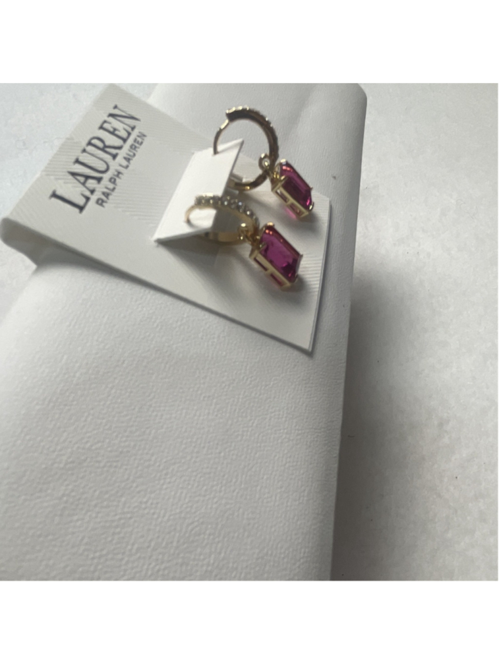 Elegant Lauren Ralph-Lauren Women’s Gold Tone Faceted fuchsia Crystal Earrings - Picture 3 of 5